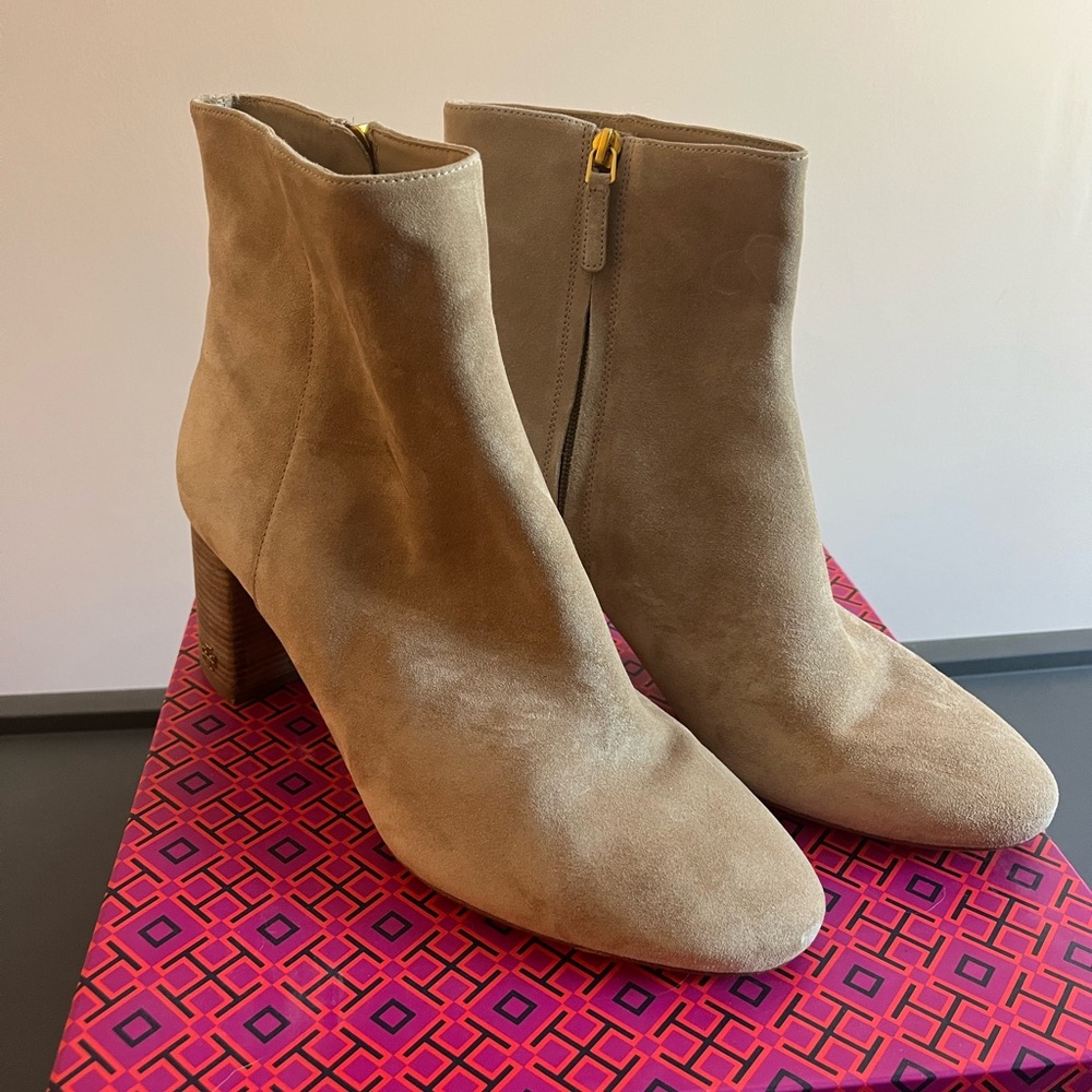 Tory Burch Brooke 70mm Bootie Sport Suede Perfect Sand 11 BNIB